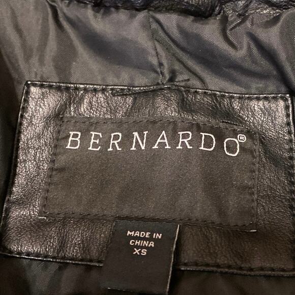 Bernardo Women's Black Faux Leather Vegan Long Sleeve Biker Motorcycle Jacket XS - Picture 4 of 5